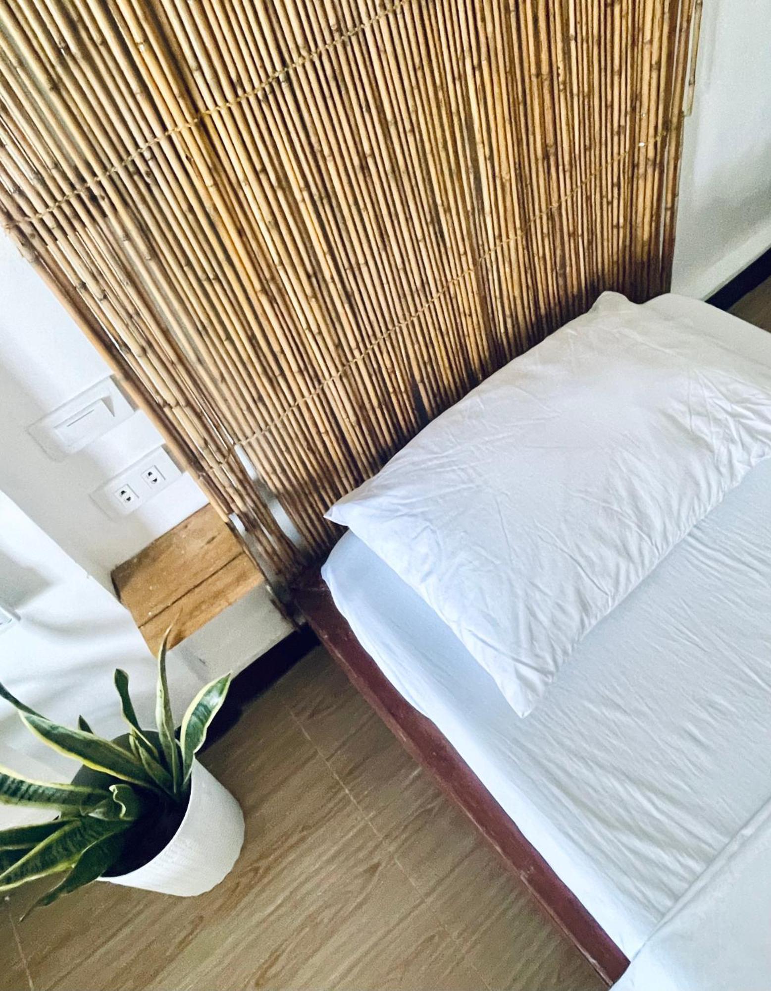Siargao Sunflower Suites General Luna  Zewnętrze zdjęcie