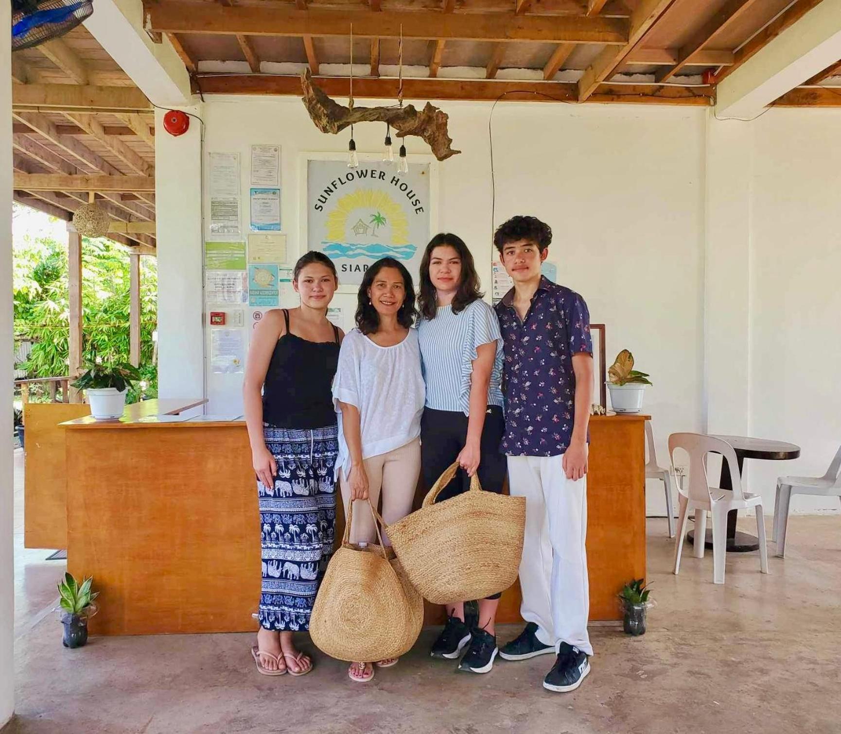 Siargao Sunflower Suites General Luna  Zewnętrze zdjęcie