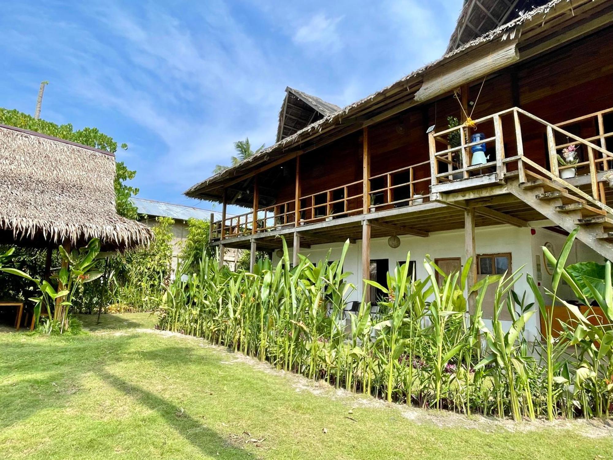 Siargao Sunflower Suites General Luna  Zewnętrze zdjęcie